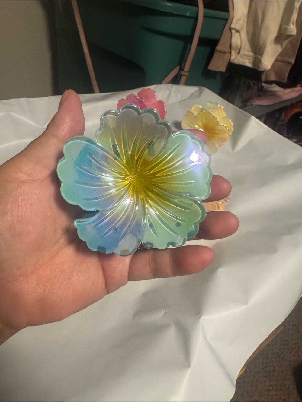 Flower clips, shiny and pretty